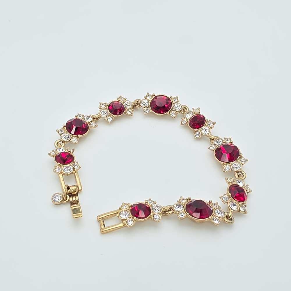 New!‎ GIVENCHY SWAROVSKI Bracelet Red & Clear Crystals Gold Plate 6.5" Signed - Picture 8 of 16